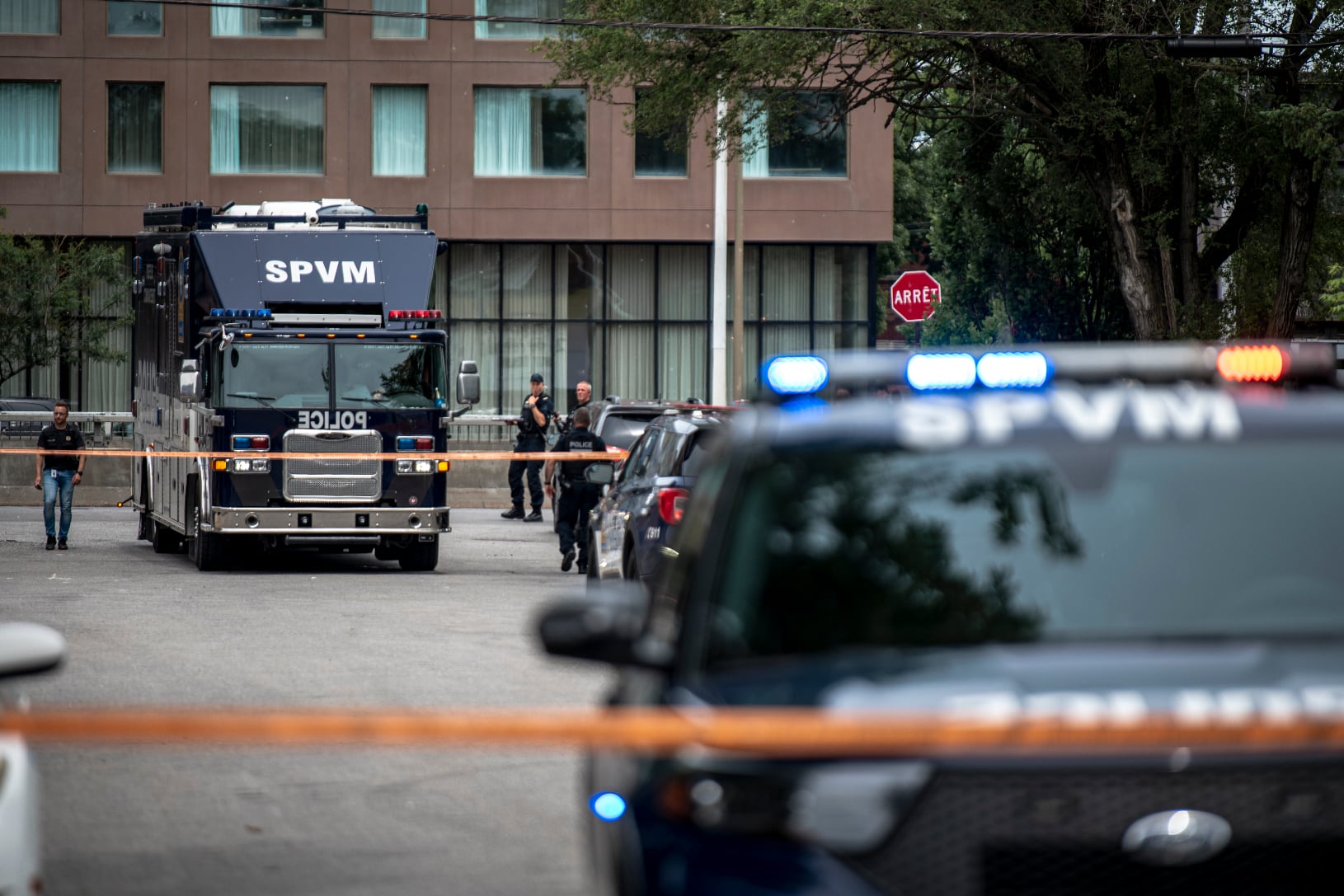Photo: Police near the scene of an active shooter situation on June 22, 2026, in Montreal, Canada (Andrej Ivanov/Getty Images).